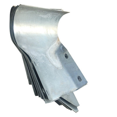 Galvanisierte und pulverbeschichtete W-Strahl-Straßenschutzgelände Bullnose End für S235JR S355JR