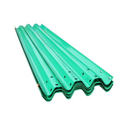 Pulverbeschichtetes Stahl W Beam Highway Guardrail Verkehrsschranke zum Straßenschutz