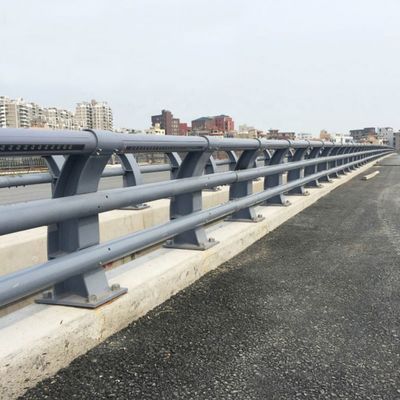 angepasste Farbe Highway Guardrail Brücke Guardrail mit Hot Dip Galvanized Stahl