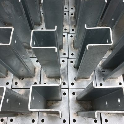 Hot-Dip Galvanized Highway Guardrail Flange Post für AASHTO M180 Außensicherheit
