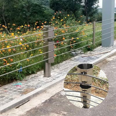 Straßenverkehrssicherung mit Zinkbeschichtung und maßgeschneiderter Farbe