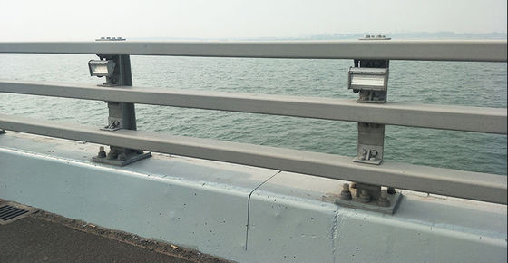 Hot Dip Galvanized Steel Composite Bridge Guardrail für die Zertifizierung nach ISO9001 2008