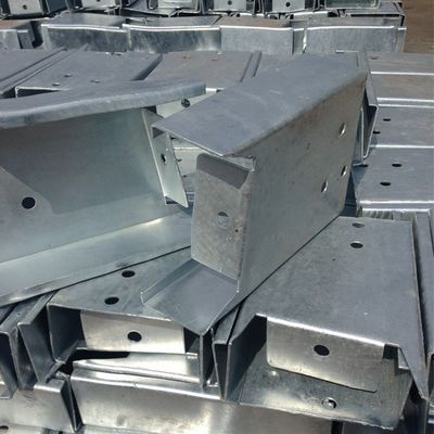 Highway Guardrail Crash Barrier Heißgewalzter Block mit Korrosionsbekleidung