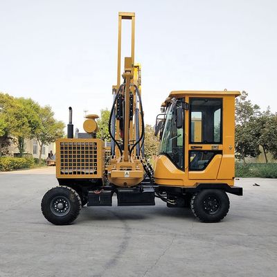 Maschine zum Antrieb von Bausteinen mit Hydraulik-Schutzgelände