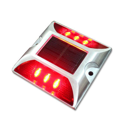 Highway Dauerhafte LED-Aluminium-Solar-Straßenstange für Straßenwarnung und Energieeinsparung