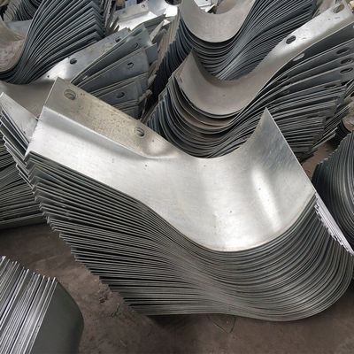 Heißverzinkte Sicherheitsbarriere-Schutzbahn mit individuell und Hochgeschwindigkeits-Bullnose-End