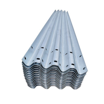 Galvanisierte W-Strahl-Schranke in der Straßenverkehrsbarriere mit Zinkbeschichtung 550-600 g/m2