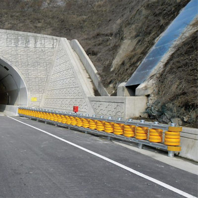 Hot Dip Galvanized ISO Standard Safety Roller Crash Barrier für den Straßenschutz
