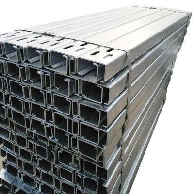Hot Dip Galvanized W Beam Highway Guardrail C Post oder U Post mit hoher Haltbarkeit