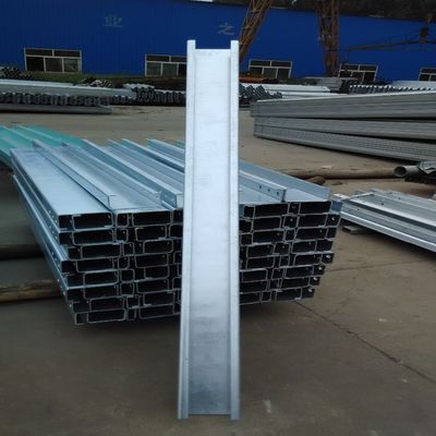 Hot Dip Galvanized W Beam Highway Guardrail C Post oder U Post mit hoher Haltbarkeit