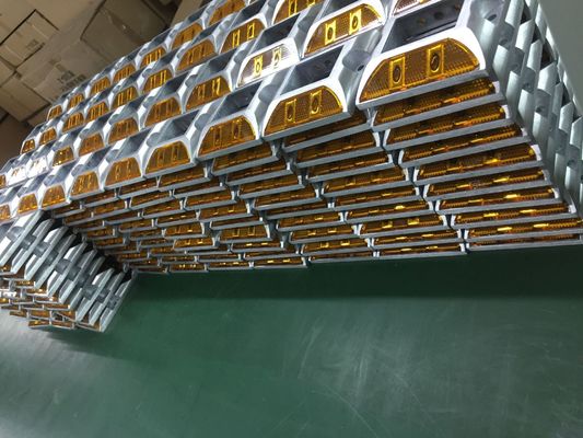 Rot-LED-Katze-Auge-Straßenstift reflektierendes Aluminium für die Straßenverkehrssicherheit