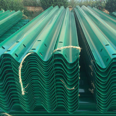 Technologie Warmverzinkte kaltgewalzte W-Strahl-Schutzgrill für die Straßensicherheit