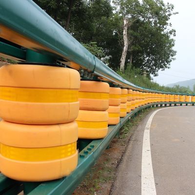 Hot Dip Galvanized Q235 Q345 EVA Rollenbarriere für die Straßenverkehrssicherheit Standard Anti Crash