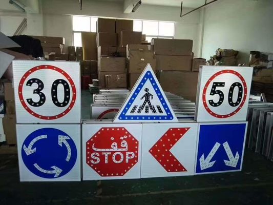 Verkehrssicherheitszeichen Galvanisiertes Stahlbrett mit individueller Höhe von 50 cm