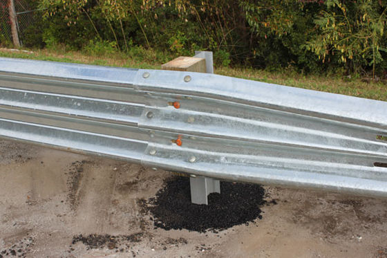 Highway Guardrail W Balken mit heiß eingetauchter Verzinkung und angepasster Länge