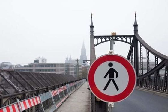 Straßenverkehrssicherheitsstandardschilder mit individuell angepasstem Aluminiummaterial in Standardgrößen