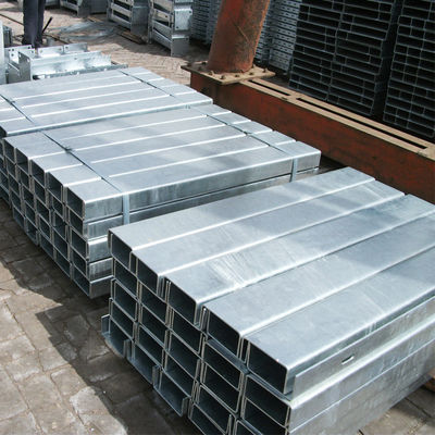 Hot Dip Galvanized Highway Protective Steel Guardrail Post mit ISO9001 2008 Zertifikat