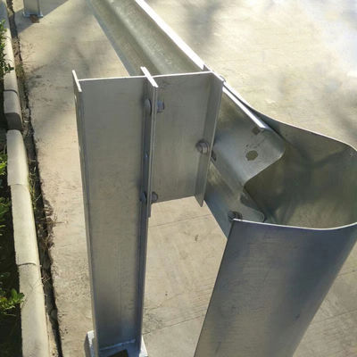 Galvanisierte und pulverbeschichtete H-Posten und Abstandshalter für die Installation von AASHTO M-180-Schutzgrillen