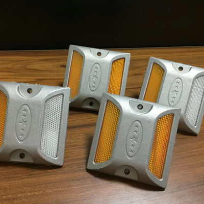 Gelbe Quadrat Solar-Ground-Light-Straßen-Stud aus gegossenem Aluminiumlegiertem Kunststoff