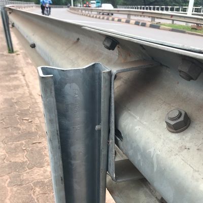 Galvanisierte Q235 SJ235R Stahl Straßengitter Sigma Post mit individuellem Design