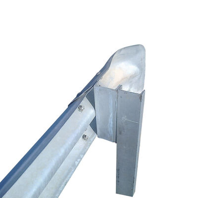 Hochfeste W-Strahl Hot Dip Galvanized Stahl Highway Guardrail Abstand für die Straßenverkehrssicherheit