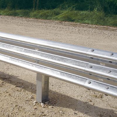 Hot Dip Galvanized Road Safety W Beam Highway Guardrail Stahlbarriere für die Straße