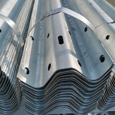 Galvanisierte Q235 Q345 W Walzbalken Metall Straßenschutzgelände