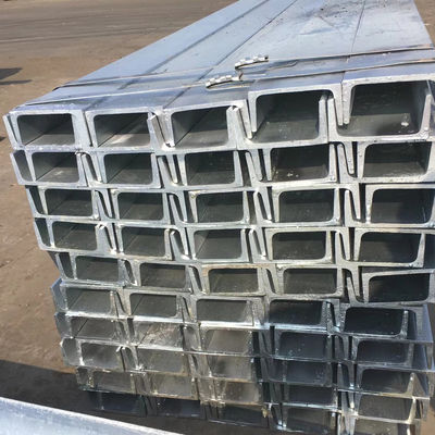 Hot Dip Galvanized Zink Stahl Crash Barrier Guardrail U Abstand für die sichere Sicherheit auf der Straße