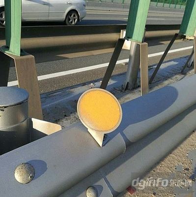 Highway Guardrail V-Typ-Reflector PVC-Sicherheitswarnposten für die Verkehrssteuerung