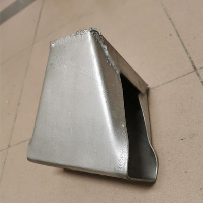 Straßenschienen aus Stahl, Straßenschutzgelände, Sicherheitsgeländer, Galvanisierte Stahlbox-Blocker, Abstandsspalter, OEM