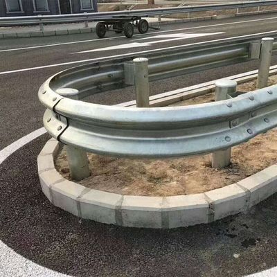 Passgenaue Straßenverkehrssicherheit W-Strahl-Stahlschutzgelände, warmgewalzt Q235 Q345