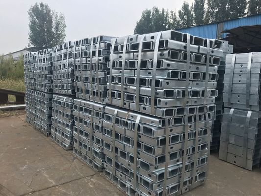 ISO9001 2000 Zertifizierte Hot Dip Galvanized Zink Stahl Highway Guardrail Post und Abstand