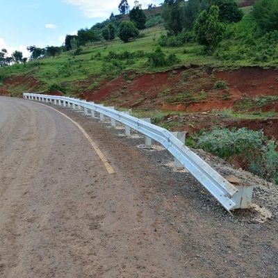 ISO14001 zugelassene Aashto M180 W-Strahlschutzgrille für Galvanisierte Stahlstraßensperre