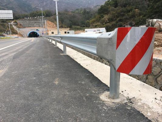 ISO9001 2000 Zertifiziert Q235 Q345 ASTM Standard Highway Guardrail Terminal End Verkehrsschranke