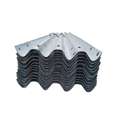Q235 Q345 Gebrauchtes Highway Guardrail in Michigan Verkehrsbarriere und AASHTO M-180 Standard