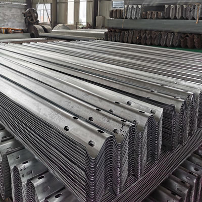 550-600 g/m2 Zinkbeschichtung Galvanisierter Stahl W-Strahl Straßenschutzgelände für AASHTO M-180