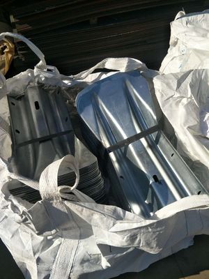 W Beam Highway Guardrail Stahl Fischschwanz Ende für den Straßenschutz in individueller Größe