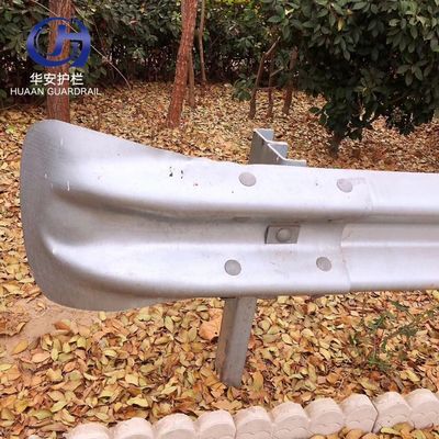 Crowd Control Barrier Fence W Beam Guardrail Beam Abmessungen Fischschwanz End
