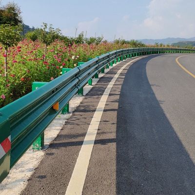 Straßenverkehrssicherheit Gerade Barriere Heißtauchverzinktes Stahlschutzgelände zum Rabatt