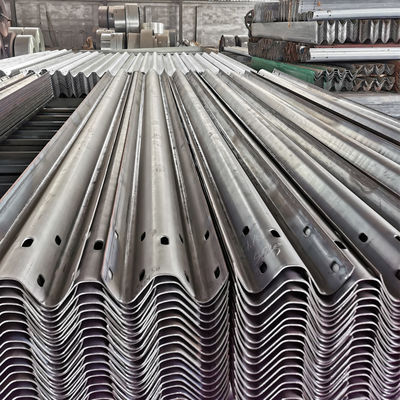Galvanisierter Pulverbeschichteter Stahlmassenkontrollzaun für den Straßenschutz