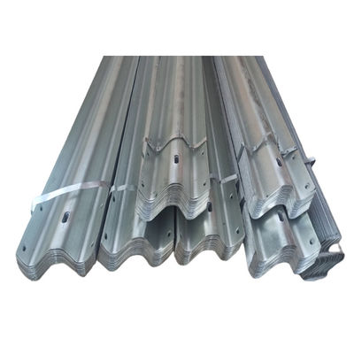Straßensperre aus gegossener Aluminiumlegierung 2 Biegung W-Strahl-Schutzgelände für dauerhaften Schutz