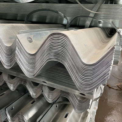Verzinktes Pulver beschichtet mit Aashto M180 Stahl gewölbter W Beam Highway Guardrail