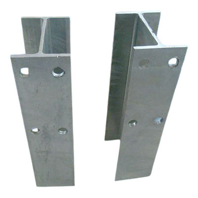Highway Guardrail verwendet H Post für die Sicherheit der Straße und Pulverbeschichtung