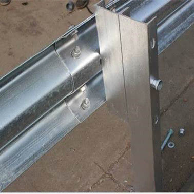 Customized Galvanisiertes Pulver Beschichtet U-Kanal Schutzgitter Post für Safebuild Verkehrssicherheit