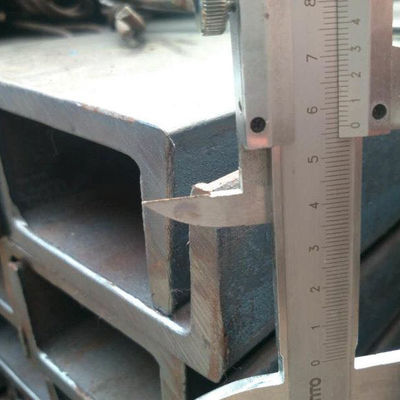 Customized Galvanisiertes Pulver Beschichtet U-Kanal Schutzgitter Post für Safebuild Verkehrssicherheit