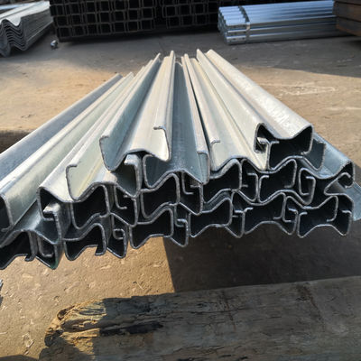 angepasste Hot Dip Galvanized Metal Sigma Stahlpfosten für Highway Guardrail