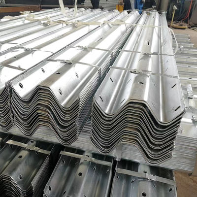 Verkehrsstraßen Stahlbarriere kundenspezifische galvanisierte Autobahn-Highway Guardrail