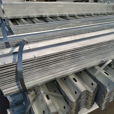 Highway Guardrail Verzinkte Biegung Wellfarbe Q235B Q345B mit CE/BV/ISO-Zertifizierung