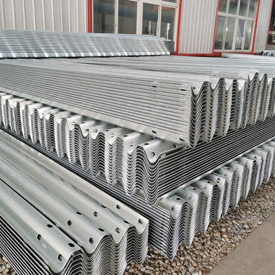 Highway Guardrail Verzinkte Biegung Wellfarbe Q235B Q345B mit CE/BV/ISO-Zertifizierung