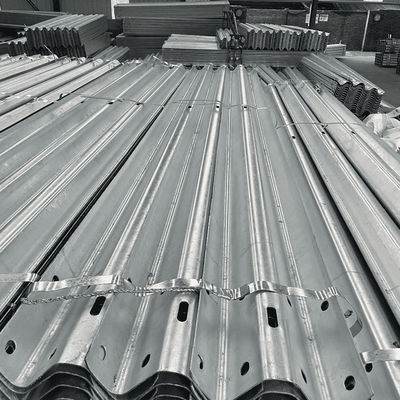Außensicherheit US Aashto Standard Hot Dip Galvanized Highway Guardrail Verkehrsschranke